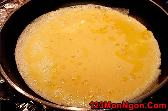 Cách làm cơm rang cuộn trứng nhanh gọn giản đơn mà vẫn thơm ngon đủ chất cho bữa sáng phần 8