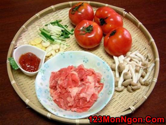Hướng dẫn cách làm món bò sốt nấm cà chua thơm ngon đậm đà cho bữa ăn ấm cúng cuối tuần phần 1