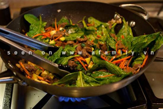 Cách làm món bò xào rau củ kiểu Hàn Quốc ngon lạ thật hấp dẫn đổi vị cho cả nhà phần 8