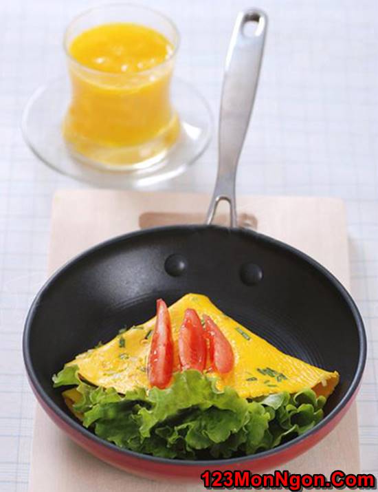 Cách làm trứng tráng cuộn rau diếp giản đơn thơm ngon cho bữa sáng nhanh gọn đủ chất