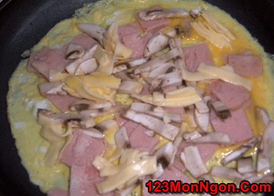 Cách làm món trứng cuộn nấm phô mai thịt xông khói mới lạ đẹp mắt quá ngon miệng phần 9