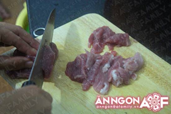 Cách làm món thịt heo chiên áp chảo giản đơn mà thơm ngon hấp dẫn phần 3