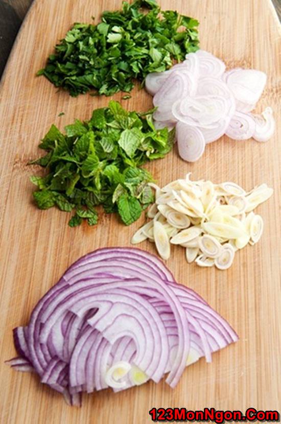 Cách làm món salad tôm kiểu Thái chua cay hấp dẫn ăn là ghiền phần 5