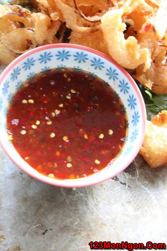 Cách làm món tôm chiên sốt chua ngọt nóng hổi lôi cuốn cho bữa ăn ngon ngày 8/3 phần 4