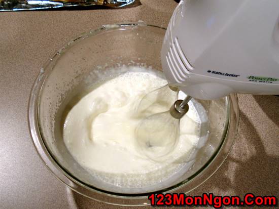 Cách làm bánh gato kem tươi béo ngậy thơm ngon rất giản đơn phần 3