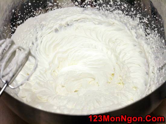 Hướng dẫn cách làm bánh bông lan kem mềm ngon mát lạnh khó cưỡng phần 4