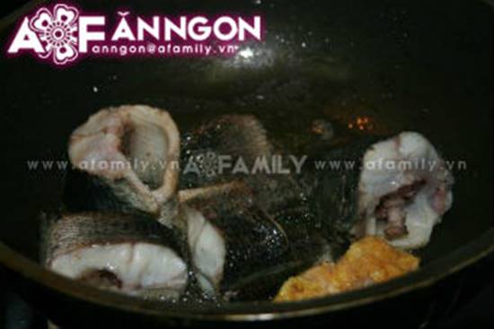 Cách làm món cá kho chuối xanh dân dã mà đậm đà thơm ngon rất đưa cơm ăn là ghiền phần 6