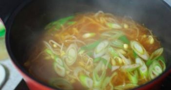 Cách làm món súp giá nấu cay thơm nồng hấp dẫn cho bữa cơm ngon miệng ngày đông