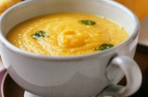 Cách làm súp bí đỏ ngon ngọt nóng hổi rất hấp dẫn cho bữa sáng đủ chất ngày trời lạnh
