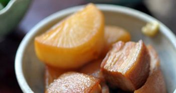 Cách làm thịt ba chỉ kho củ cải kiểu Nhật đậm đà cực ngon cho bữa cơm ngày mưa lạnh