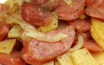 Cách làm xúc xích xào khoai tây mềm ngon hấp dẫn cho bữa cơm trưa nhanh gọn