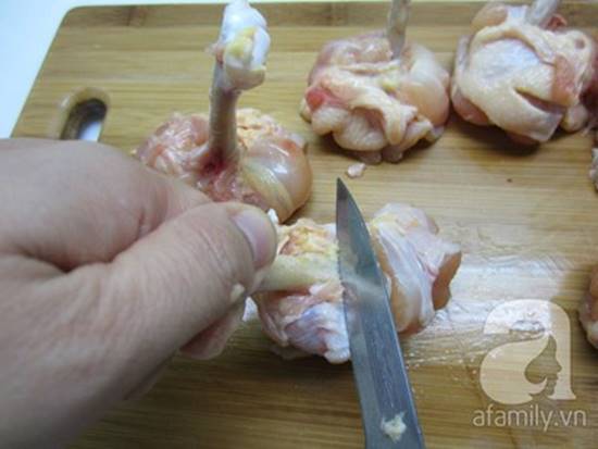 Cách làm món cánh gà chiên hình que kẹo lạ mắt thơm giòn cực ngon phần 3