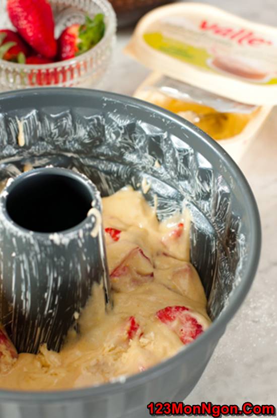 Cách làm bánh dâu tây chua thơm mềm ngon đậm vị nước Ý phần 8