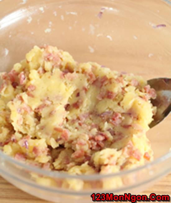 Cách làm món bánh mặn nhân khoai tây thịt thơm ngon hấp dẫn cho bữa sáng phần 2