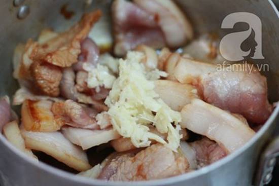 Cách làm món thịt kho tiêu đậm đà mềm thơm cực ngon cơm phần 8