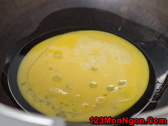 Cách làm 2 món trứng chiên thơm ngon nhanh gọn đủ chất cho cả nhà phần 13