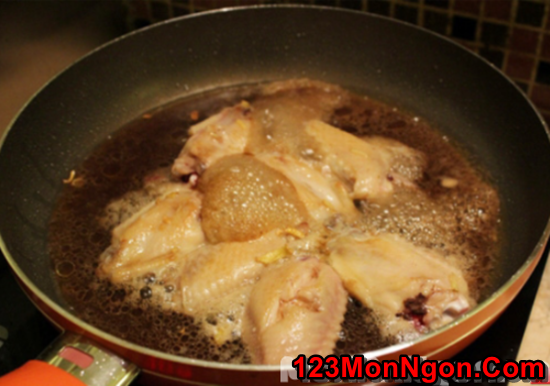 Cách làm món cánh gà om coca đậm đà thơm ngon đãi cả nhà ngày lạnh phần 3